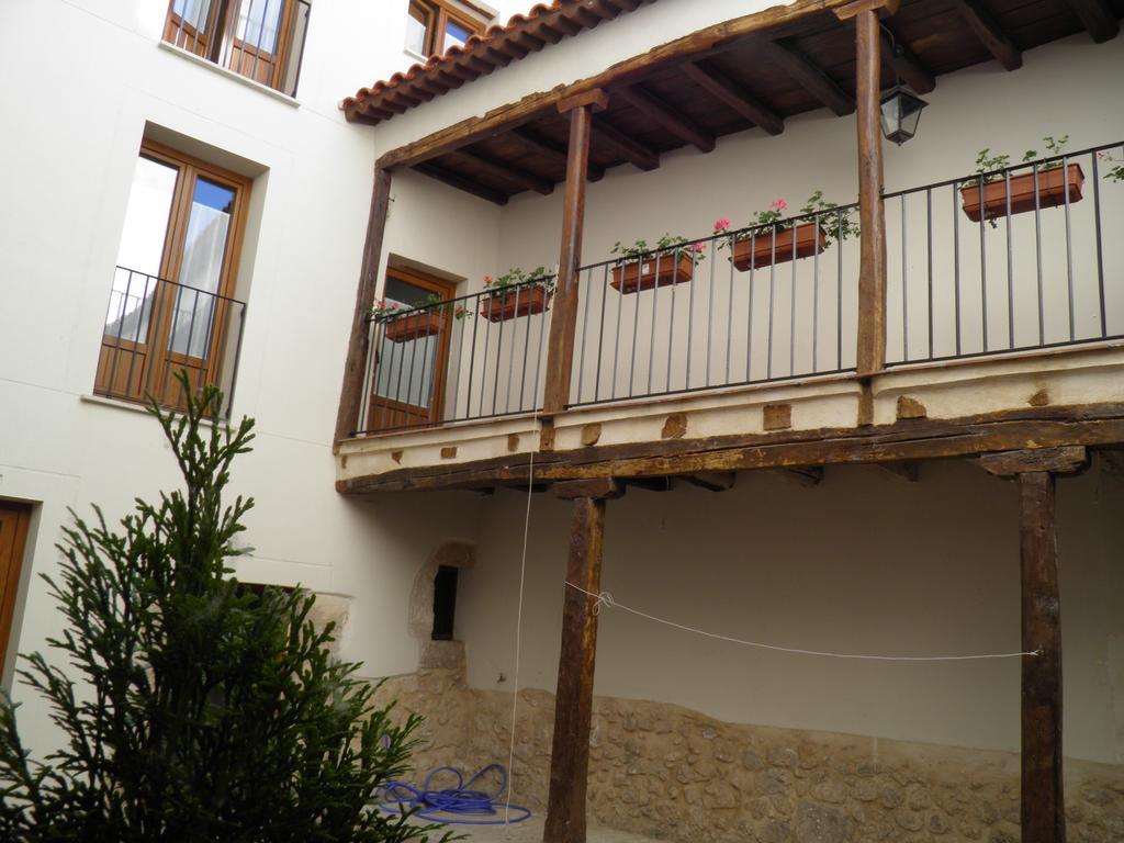 Apartamentos Turisticos Peñafiel エクステリア 写真