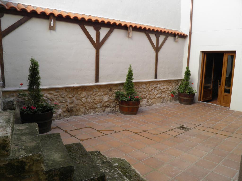 Apartamentos Turisticos Peñafiel エクステリア 写真